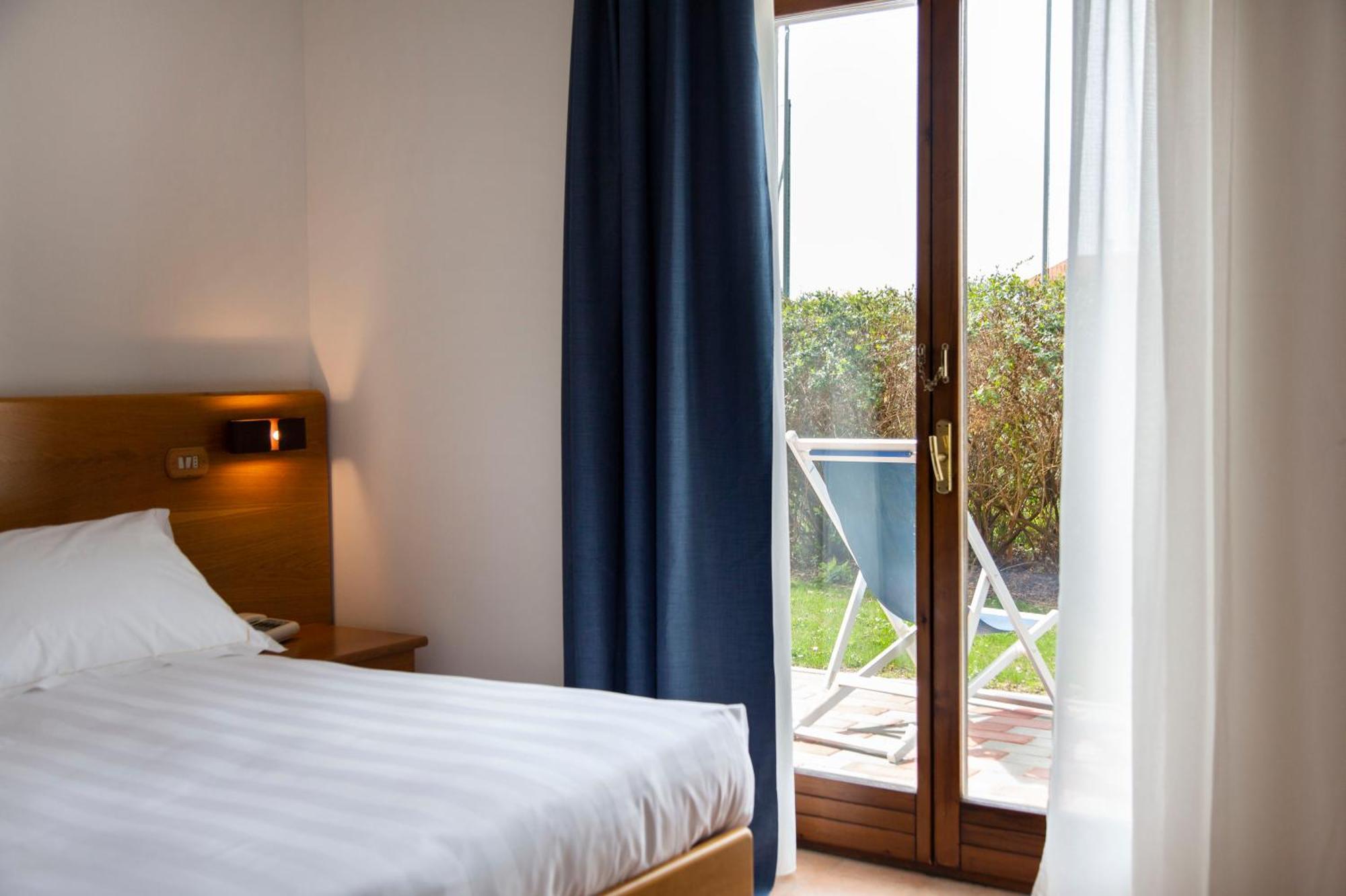 Double or Twin Room with Garden View,1446928720:JPEG